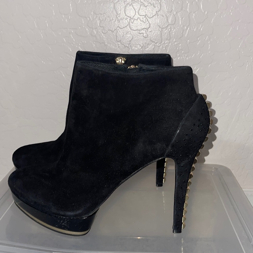 Vince Camino black and gold suede booties. Size 9. Gently used